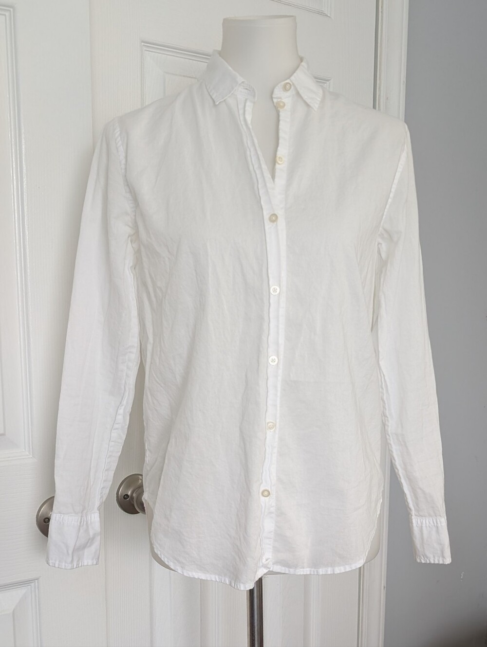 Everlane White Long-Sleeve Button-Down Shirt